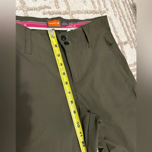 Women’s Merrill size 8, hiking pants in new condition olive color - Picture 10 of 11